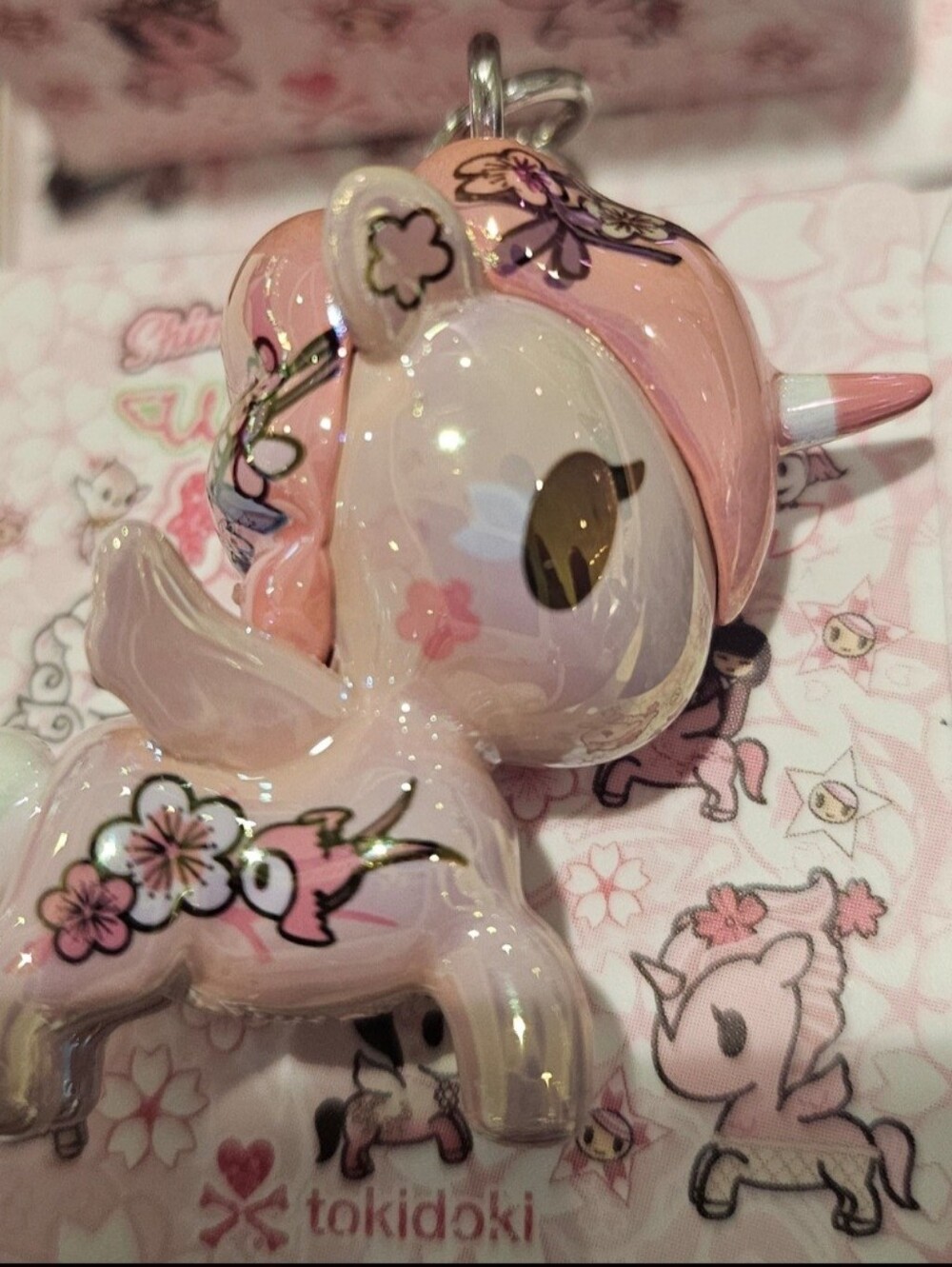 Tokidoki Shimmer CHERRY blossom Unicorno Frenzie Keychain-Ichiyo